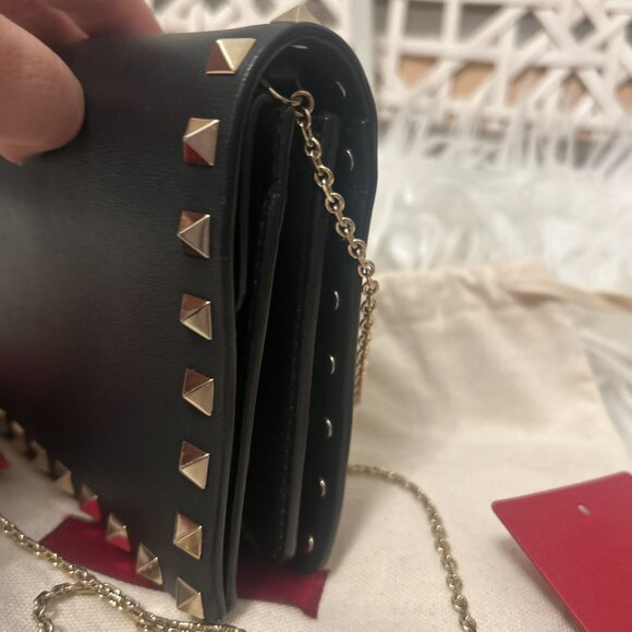 Valentino Garavani Rockstud Crossbody-golden bronze tone rockstuds and chain - Picture 8 of 11